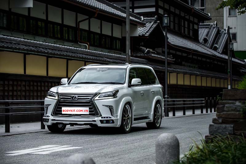 SUV hạng sang Lexus LX570 đi 2 năm bán lại giá 53 tỷ đồng tại Hà Nội